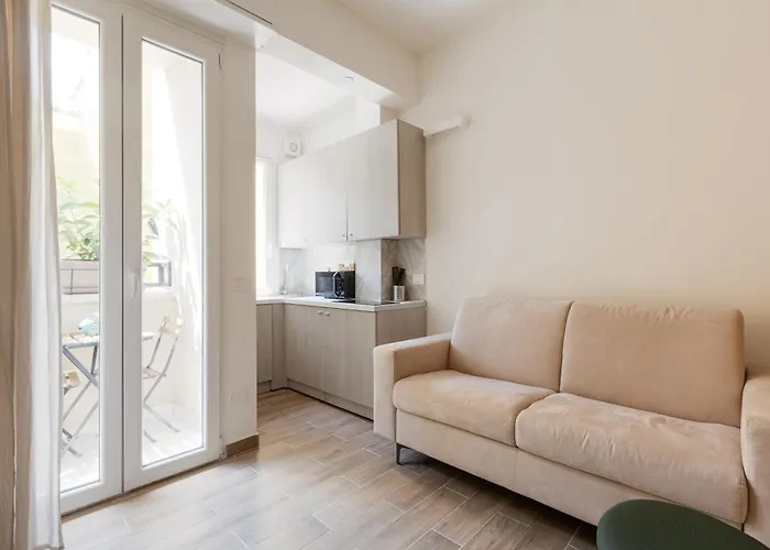 Forlanini M4 Modern Studio With Balcony